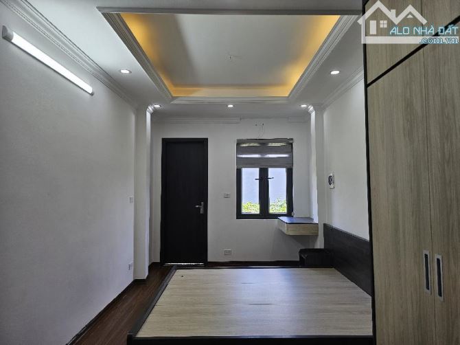 Bán nhà Vĩnh Hưng, vị trí đẹp, ngõ thông oto đỗ cổng, tặng nội thất, 30m2x 5 tầng, 5.75 tỷ - 1
