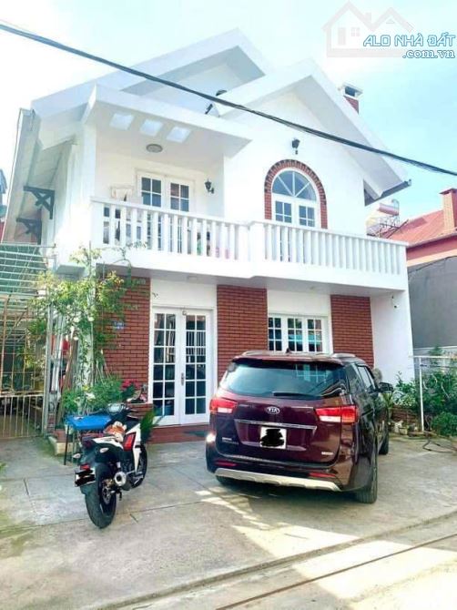 ⭐ Bán Villa HXH Phạm Hồng Thái cách hồ Xuân Hương 300m, 220m2, giá chỉ 11 tỷ - 1