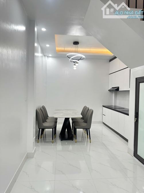 Bán nhà đẹp 42m2, phố Trương Định, ngõ thông xe Ba Gác Phóng, đầy đu nội thất, giá 5,2 tỷ - 1