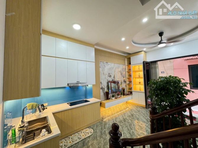 Bán nhà Mai Hương ngõ nông, sát phố  ba gác 30m2* 4T giá  4.6 tỷ Hai Bà Trưng - 1