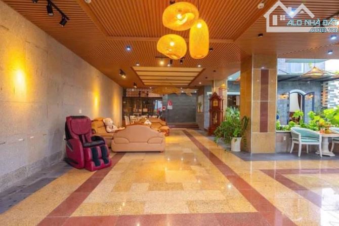 CẦN BÁN GẤP VILLA 2 TẦNG ĐẲNG CẤP SIÊU VIP NGAY PHỐ BIỂN SƠN TRÀ TP. ĐÀ NẴNG - 2