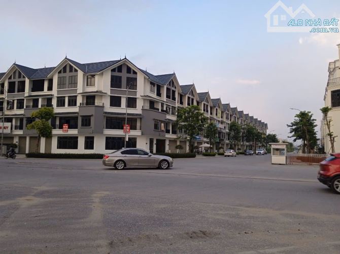 KĐT HINODE - PARK : ĐẤT 75M -PHÂN LÔ - VỈA HÈ - ĐƯỜNG ÔTÔ TRÁNH - 2