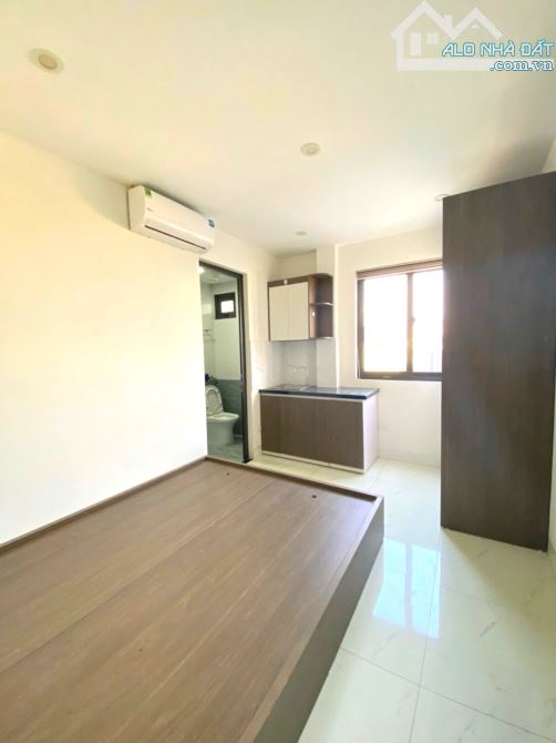 Bán Tòa nhà CHDV Minh Khai 70m2- 7 tầng thang máy - Gần ô tô - 2