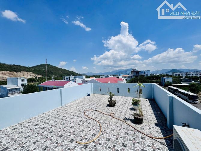 Nhà 3,5 tầng tái định cư Mỹ Gia Nha Trang, dt 100m2, ngang 5m, giá 6 tỷ 500 - 2