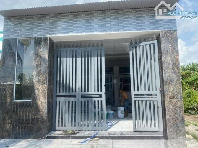 Nhà hoàn thiện mới tinh 196m2 ngay thị xã Trảng Bàng giá 600TR - 2