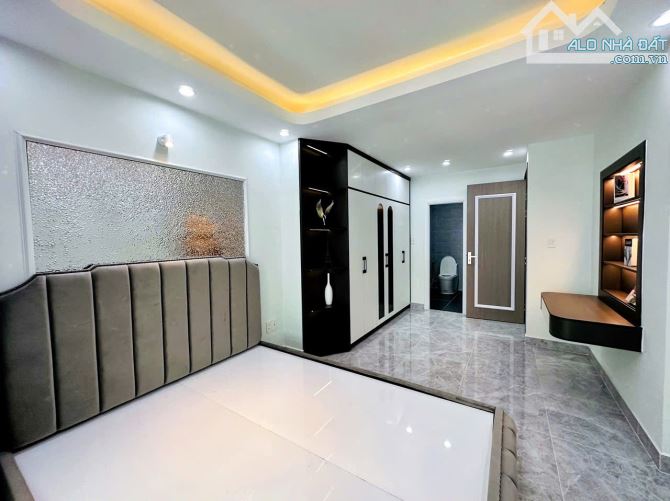 Nhà 4 TẦNG mới hẻm VIP Huỳnh Văn Bánh,P11,PHÚ NHUẬN-Cách chỗ đậu xe hơi 1 căn- Nhỉnh 7 tỷ - 2