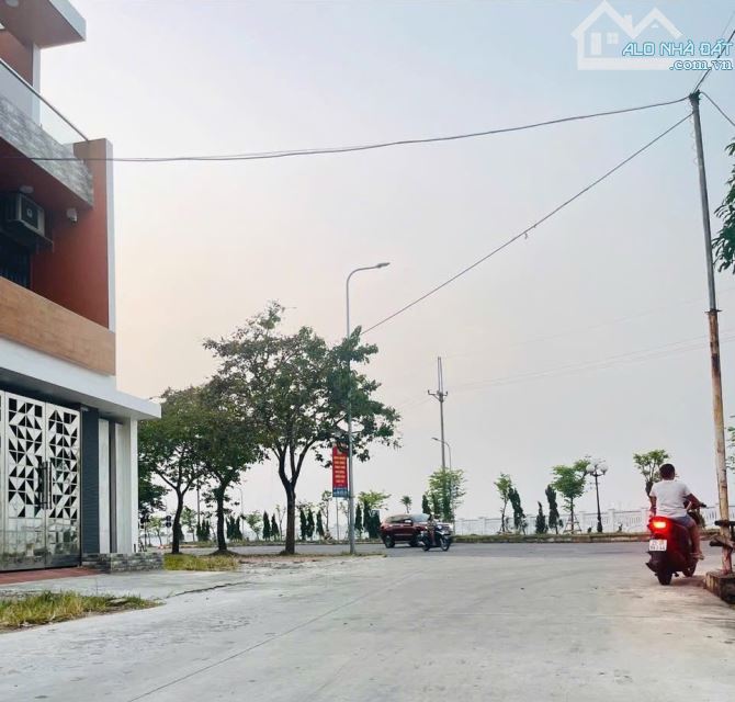 Lo đất giá trị cho nhà đầu  dt 100 m tại khu đấu  giá thế Trạch Mai đình - 2