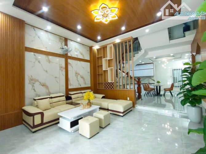 Nhà đẹp Hòa Minh giá nhỉnh 5 tỷ. Sở hữu 4 tầng - 2