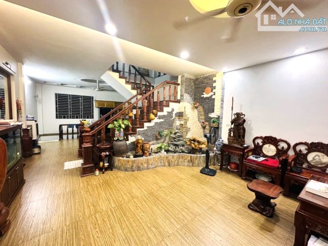 💥CƠ HỘI VÀNG! Bán nhà MP Vũ Đức Thận – Long Biên – Gần BigC – KD đỉnh – 72m² – 25.8 TỶ🧨 - 2