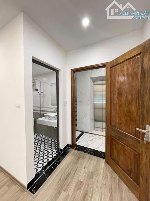 Quan Nhân, Thanh Xuân 40m2, 7 tầng, mặt tiền 4m - 2