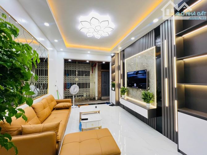 Bán nhà đẹp 42m2, phố Trương Định, ngõ thông xe Ba Gác Phóng, đầy đu nội thất, giá 5,2 tỷ - 2