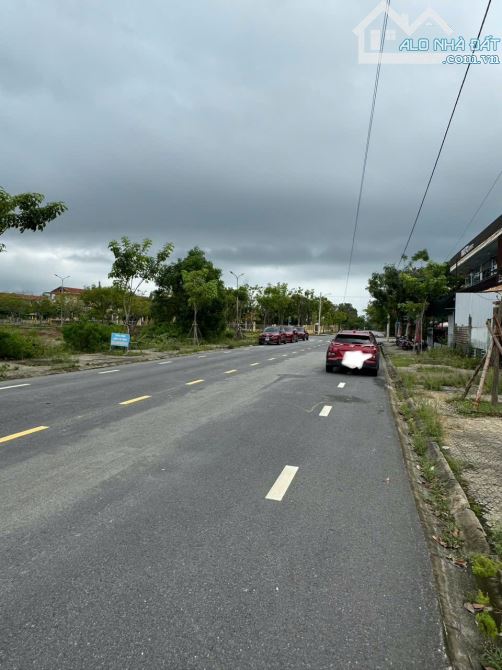 Đất mặt tiền Đỗ Quỳnh, Trung tâm khu hành chích thị trấn Phú Đa, Phú Vang, Huế. Dt: 196m2 - 2