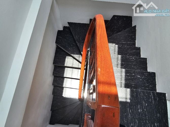 Bán nhà Vĩnh Hưng, vị trí đẹp, ngõ thông oto đỗ cổng, tặng nội thất, 30m2x 5 tầng, 5.75 tỷ - 3