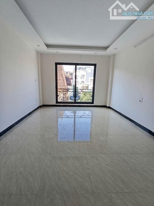Bán Nhà Nguyễn Khoái, Nhà 5 Tầng Xây Mới Cực Đẹp, Ngõ Rộng, Gần Ô Tô Tránh, Giá 4.9 Tỷ - 3