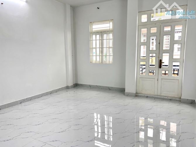 Bán nhà Nguyễn Thị Tần, quận 8, 54m2, 3 tầng BTCT, 4PN, ngang 4m, sổ hồng riêng, nhỉnh 5 t - 3