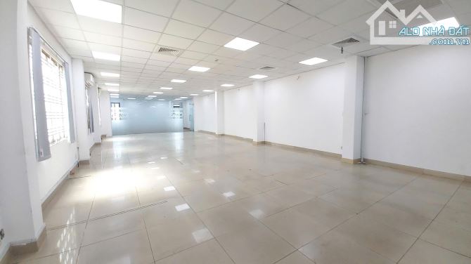 Cho thuê Nhà Ngon! gần tòa nhà Viettel Cách Mạng Tháng 8,Quận 3. DT: 6x21m. Hầm + 5 tầng. - 3