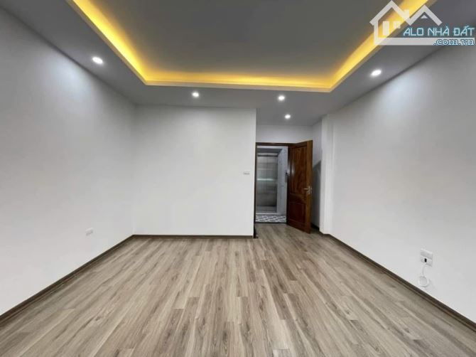 Quan Nhân, Thanh Xuân 40m2, 7 tầng, mặt tiền 4m - 3