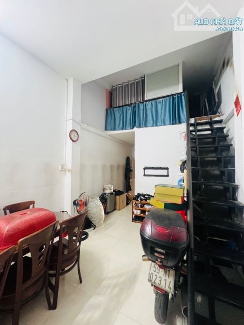 BÁN NHÀ TRỊNH ĐÌNH TRỌNG - TÂN PHÚ - SÁT ĐẪM SEN-KO QUY HOẠCH, KO LỘ GIỚI - 2 TẦNG - 68M2 - 4