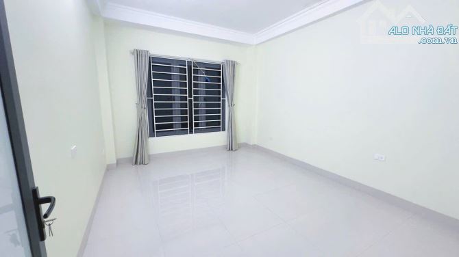 BÁN NHÀ 3 TẦNG GẦN NGŨ HIỆP THANH TRÌ 42M*MT3.5M CÁCH 20M TA MẶT PHỐ CHỈ 4.7 TỶ - 4