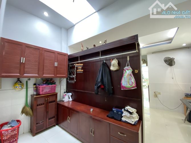 Bán nhà 2 tầng hẻm đường 2/4 Vạn Thắng, Nha Trang gần chợ Đầm - 4