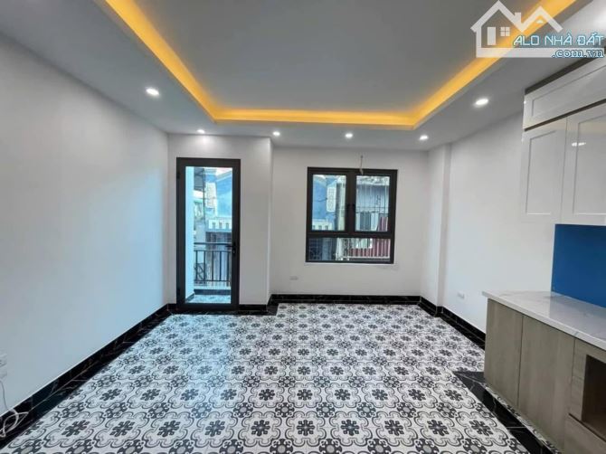 Quan Nhân, Thanh Xuân 40m2, 7 tầng, mặt tiền 4m - 4