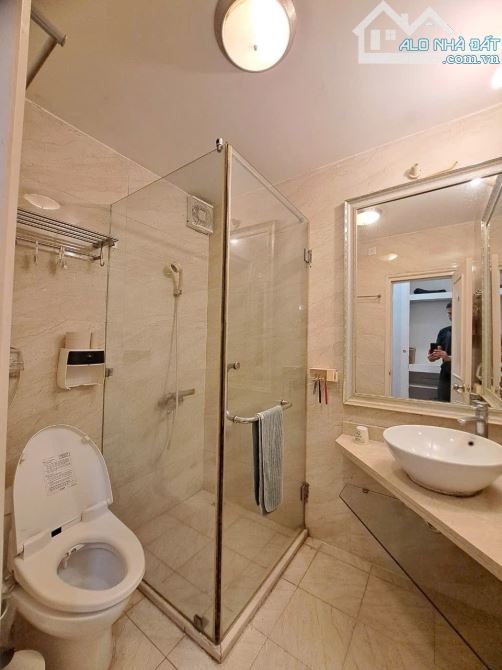 Bán căn hộ 105m2- 3pN, 2wc phố Láng Hạ - 4