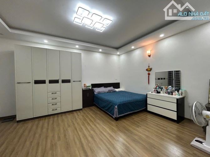 Nhỉnh 12 tỷ - Bán Gấp - Kim Mã - Ba Đình - Dtsd: 56m² x 4,5 tầng - 5