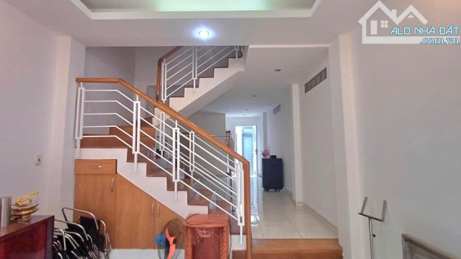 Nhà 2 mặt hẻm Phan Văn Trị - 40m2 - ngang 4m - 5