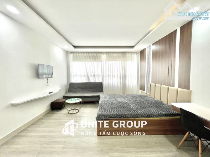 Căn hộ studio rộng 42m2 ngay trung tâm quận 1 - 7