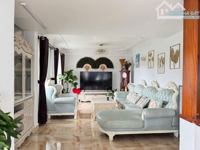 🏡 Căn villa 2 mặt tiền toạ lạc giữ trung tâm đường Ngô Thì Nhậm P4 Đà Lạt - 8