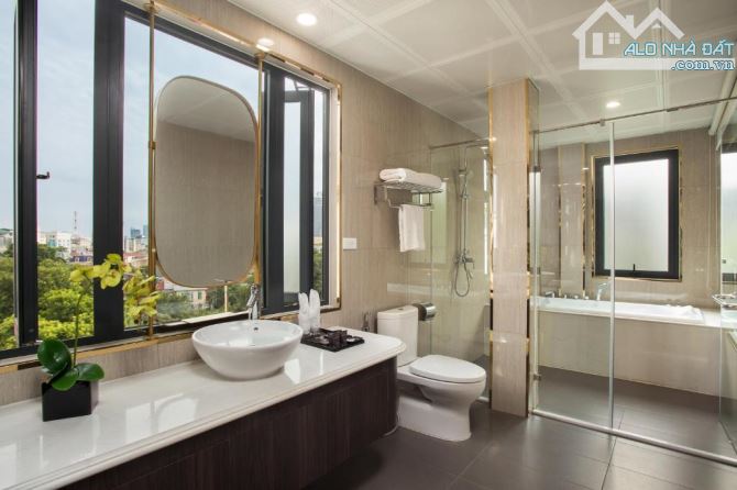 Bán Khách Sạn Mặt Phố Nhà Chung, Hoàn Kiếm, đang KD cực tốt, DT 145m2 x 11 Tầng Giá 168 Tỷ - 8