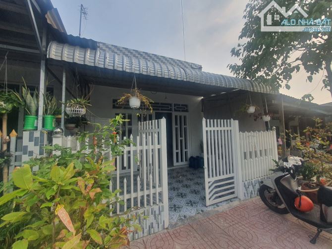 Cần bán nhà mới xây MT Nguyễn Thế Hữu, TT. Tràm Chim giá chỉ 1.1 tỷ🏡