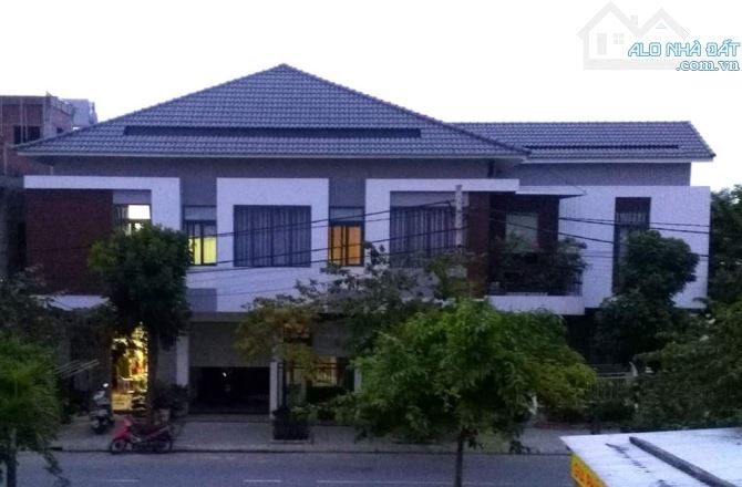 BÁN CĂN GÓC VILLA VÍP   GẦN CÔNG VIÊN THOÁNG MÁT KV TRUNG TÂM CẨM LỆ