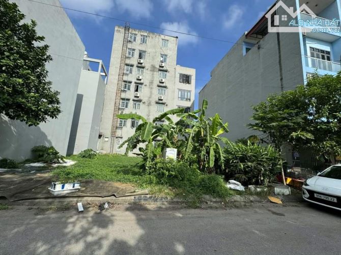 Bán đất xuân ổ b nhìn vườn hoa dt 79m mt 4.4m giá5.5 tỷ