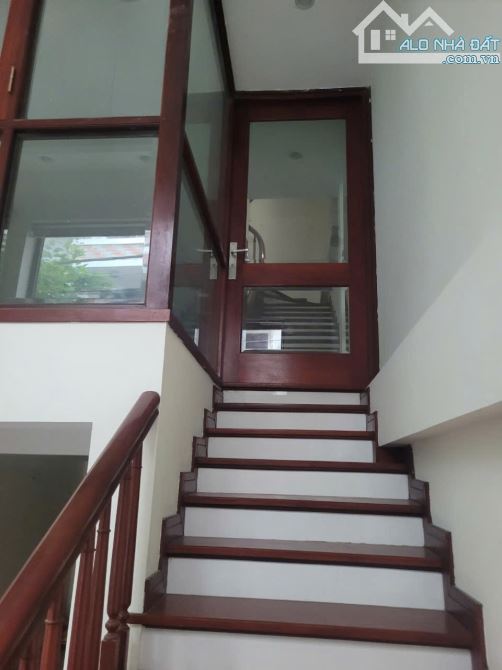 TT Quân Đội Sài Đồng: 60m2 4 tầng Ô tô tránh chỉ hơn 9 tỷ - CỰC HIẾM