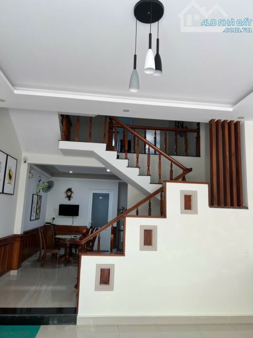 Mặt Tiền Hoà Minh Đường 6m Nhà 2tầng  Diện Tích 74m2 , ngang 5m Sổ đẹp như GÁI 18 hơn 4tỷ