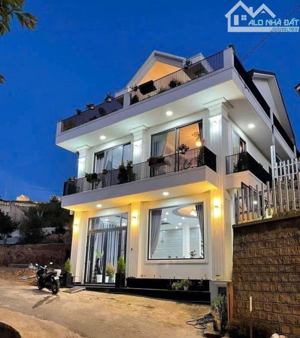 Bán căn villa Trịnh Hoài Đức- Phường 11 Đà Lạt🏠213m-10,5 Tỷ ✨️Có view thành phố