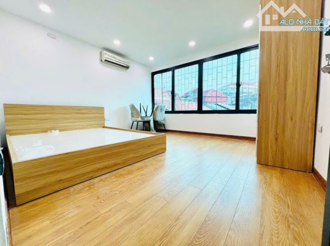 CĂN HỘ TẬP THỂ NÚI TRÚC 50M², 2PN, Ô TÔ ĐỖ CẦU THANG, TIỆN ÍCH NGẬP TRÀN