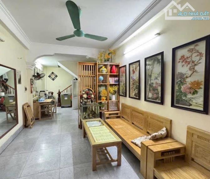 NHÀ GẦN TRƯỜNG CHUYÊN NGUYỄN HUỆ, QUANG TRUNG, HÀ ĐÔNG, DT 35M2, 5 T, MT 3.4M, HƠN 6TỶ