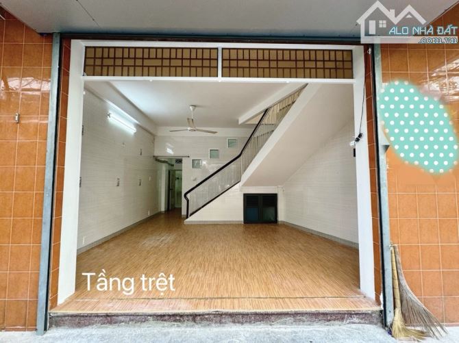 Bán nhà Dương Bá Trạc, 48m2, sổ hồng riêng, 3 tầng, hẻm xe hơi, vào ở ngay, nhỉnh 4 tỷ