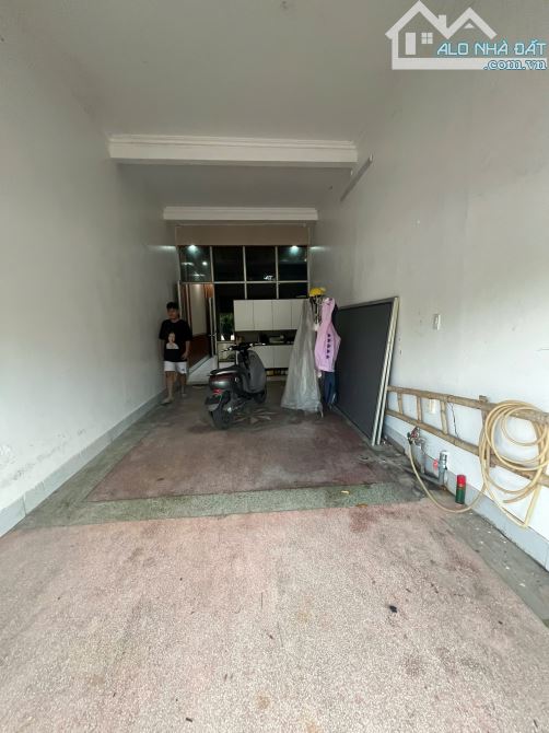Bán nhà mặt phố Trần Hưng Đạo-TP Hải Dương 100m2x3T vỉa hè 7m ô tô kinh doanh 4 tỷ.