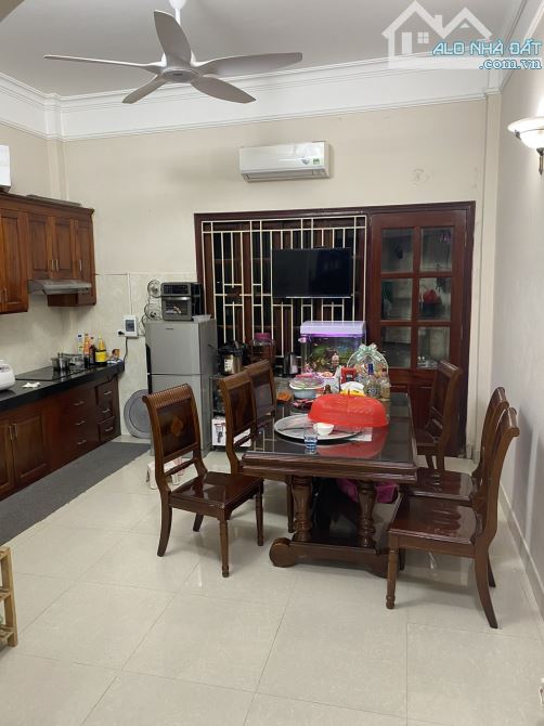 BÁN NHÀ NGUYỄN KHÁNH TOÀN QUAN HOA CẦU GIẤY 12.8 TỶ 60M 5 TẦNG NGÕ THÔNG KINH DOANH