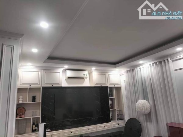 BÁN NHÀ RIÊNG TẠI LA KHÊ GẦN NGÔ THÌ NHẬM 40m2, 5 ngủ, OTO, GẦN PHỐ. CHỈ 5 tỷ 9 - 2