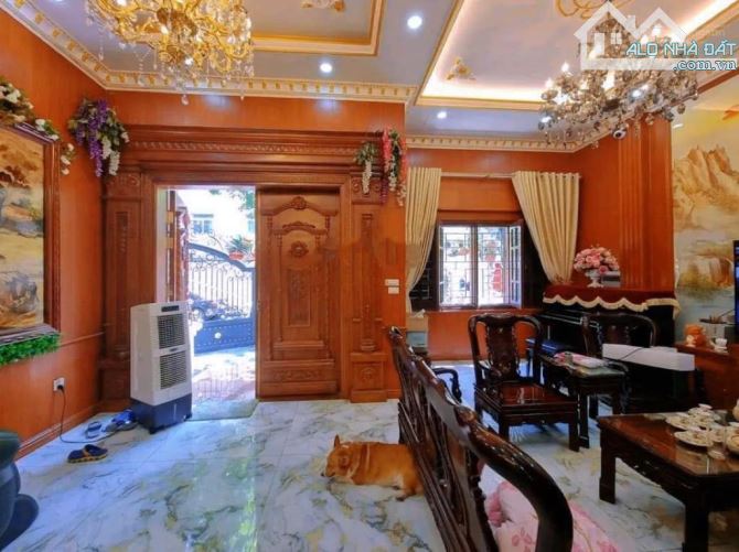 BIỆT THỰ HẠNG THƯƠNG GIA LÔ GÓC VỈA HÈ THANG MÁY NHẬP KHẨU KHU VỰC ĐÁNG SỐNG 36 TỶ 150m2 - 2