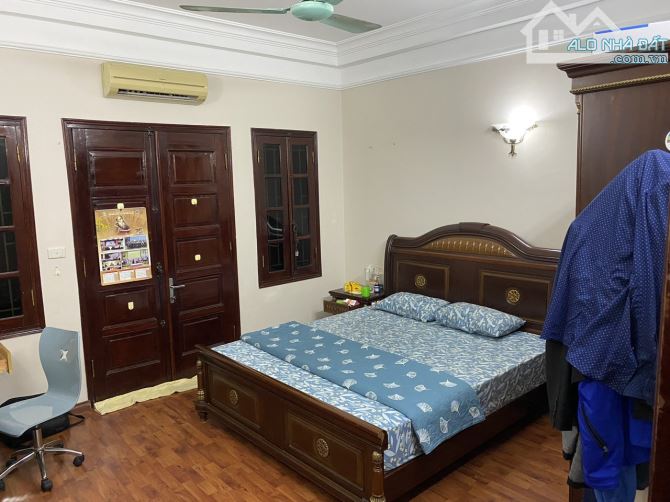 BÁN NHÀ NGUYỄN KHÁNH TOÀN QUAN HOA CẦU GIẤY 12.8 TỶ 60M 5 TẦNG NGÕ THÔNG KINH DOANH