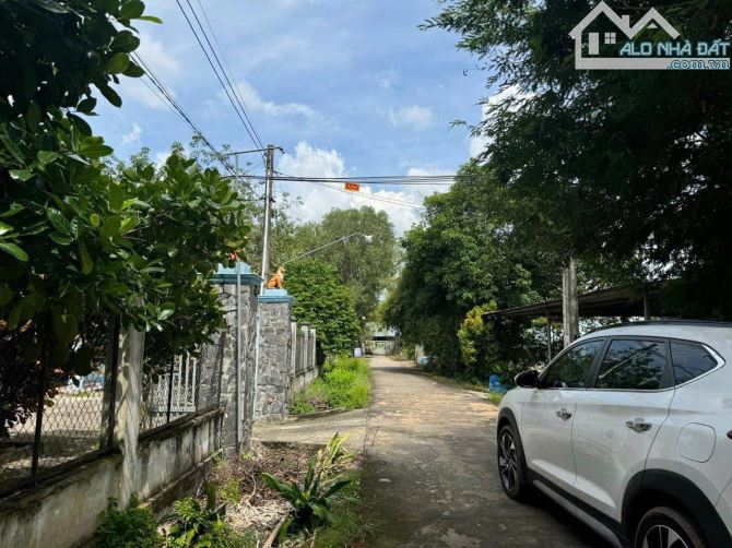 5389m2 đất, có thổ cư, 2 mặt tiền đường + suối, có thương lượng - 2