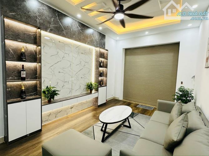 Nhà đẹp Dương Văn Bé, 30m2, 5 tầng, ngõ thoáng rộng. Giá nhỉnh 5 tỷ - 2