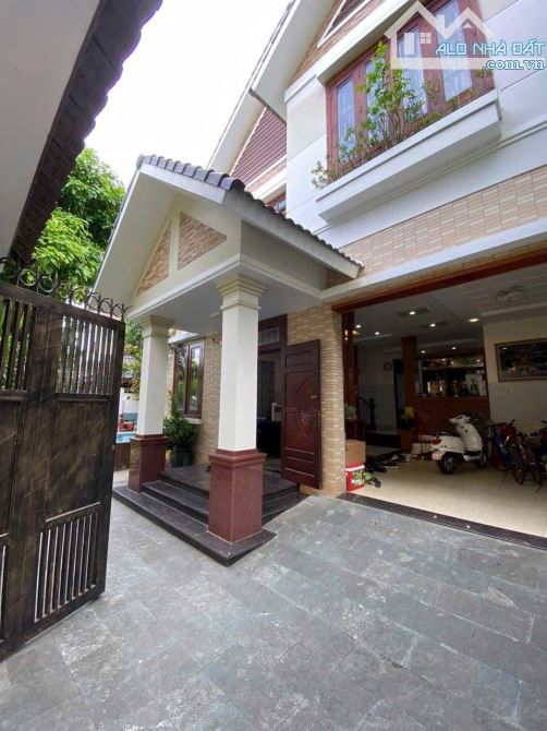 GIẢM MẠNH_VILLA HỒ BƠI NGHỈ DƯỠNG_ GÓC 2 MẶT TIỀN 340M2_KHU VIP PHƯƠNG NAM_CHỈ 32 TỶ - 2