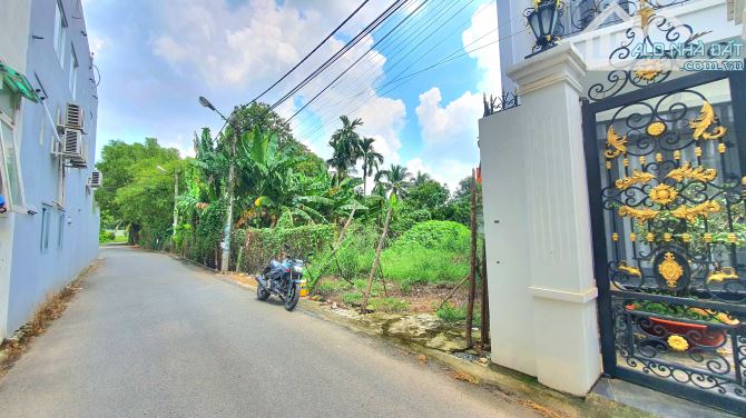 Bán Đất xây biệt thự sân vườn đường số 102 , TNPA , Q9 - giá 10,5 - 2