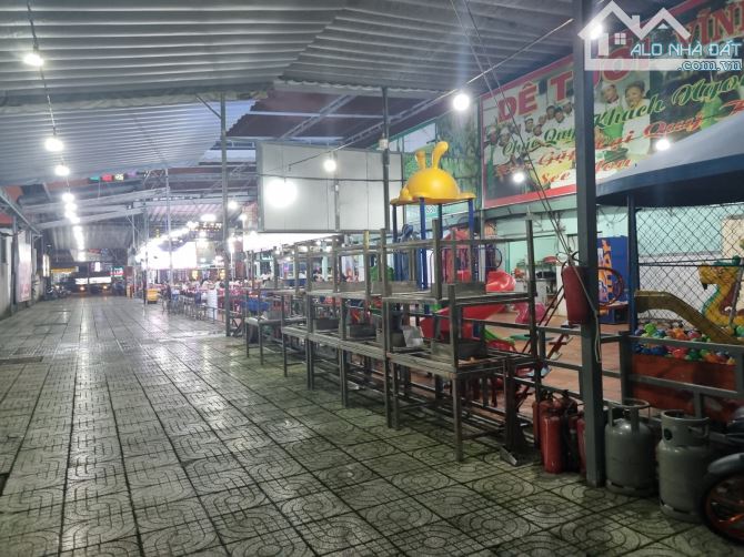 NHÀ HÀNG HÓC MÔN DT LỚN 1740M2.ĐANG CÓ DÒNG TIỀN 100TR /TH. - 2